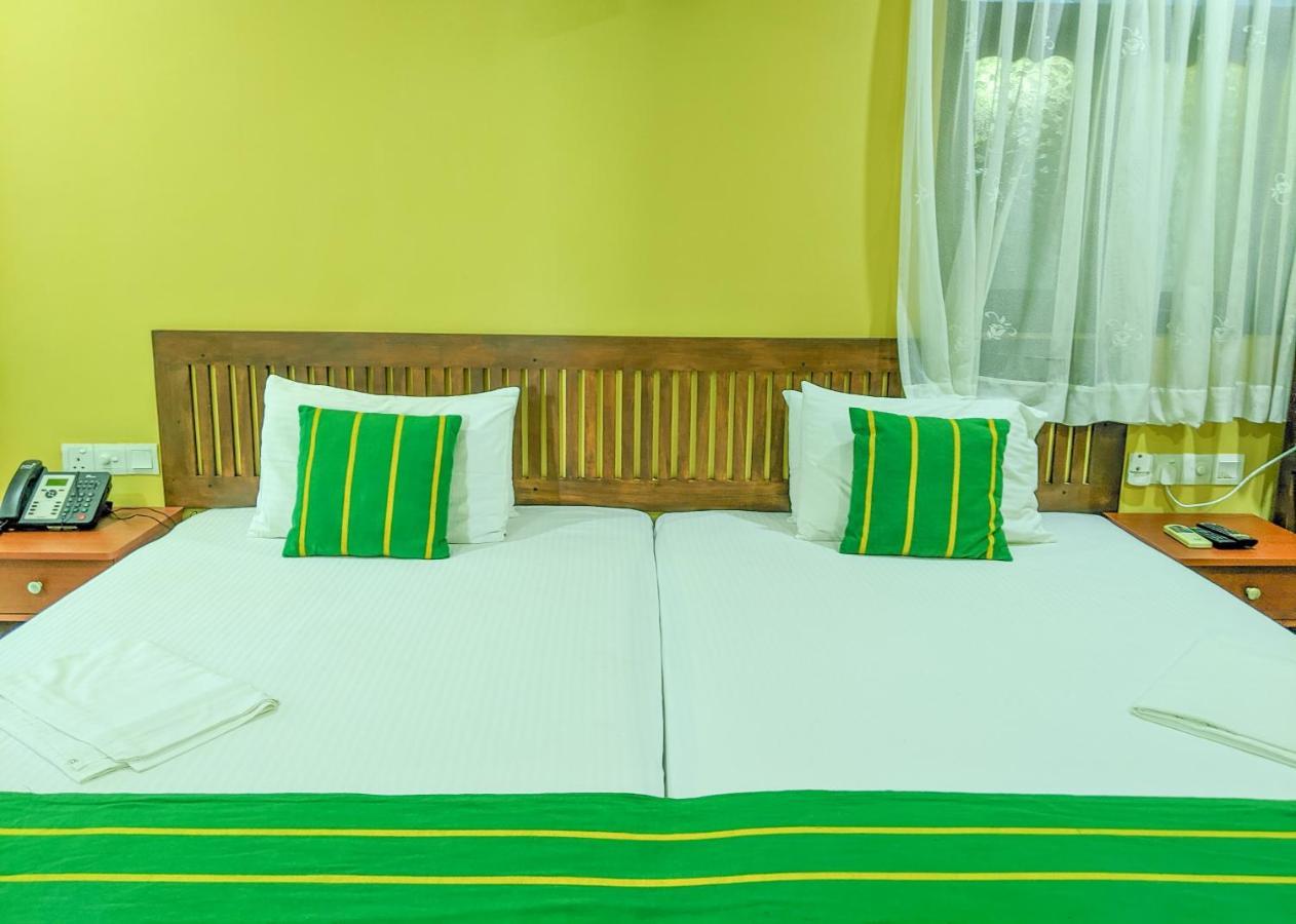 Yala Golden Wild Bed & Breakfast Тисамахарама Екстериор снимка