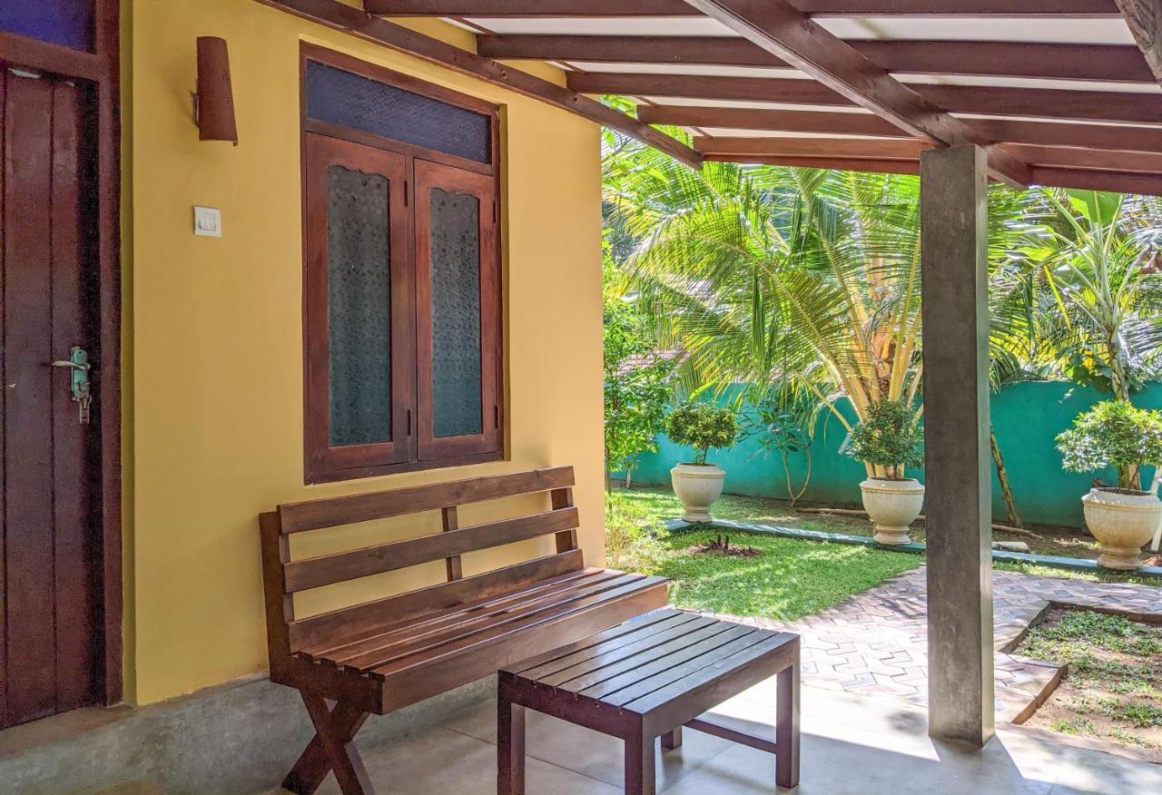 Yala Golden Wild Bed & Breakfast Тисамахарама Екстериор снимка