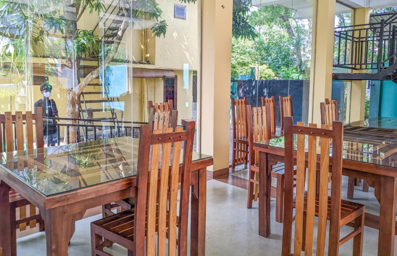Yala Golden Wild Bed & Breakfast Тисамахарама Екстериор снимка