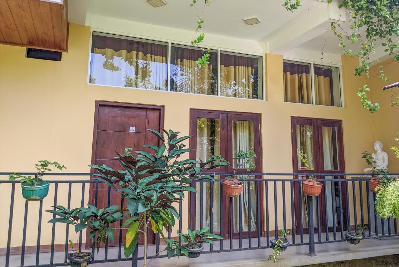 Yala Golden Wild Bed & Breakfast Тисамахарама Екстериор снимка