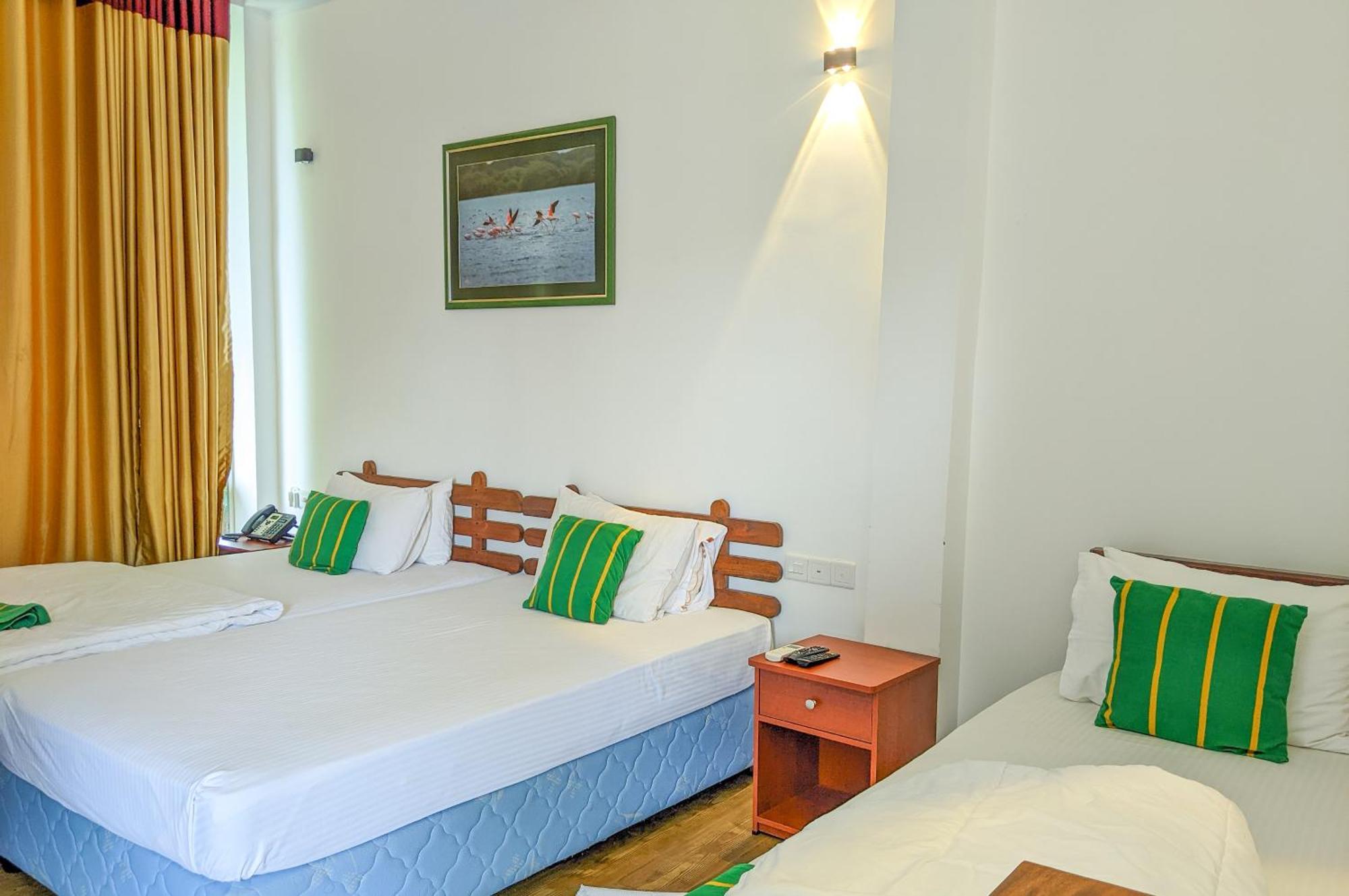Yala Golden Wild Bed & Breakfast Тисамахарама Екстериор снимка